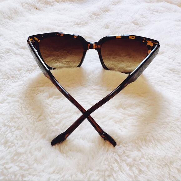 Octavia Tortoise Brown Oversized Chic Sunglasses - Picture 7 of 10